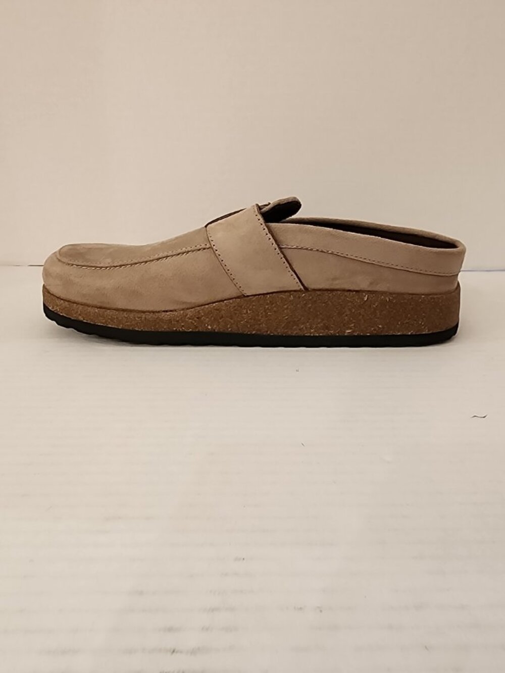 New Mountain Sole by White Mountain Comfort Buckle Clog - Tan - Size 9 - Picture 5 of 8